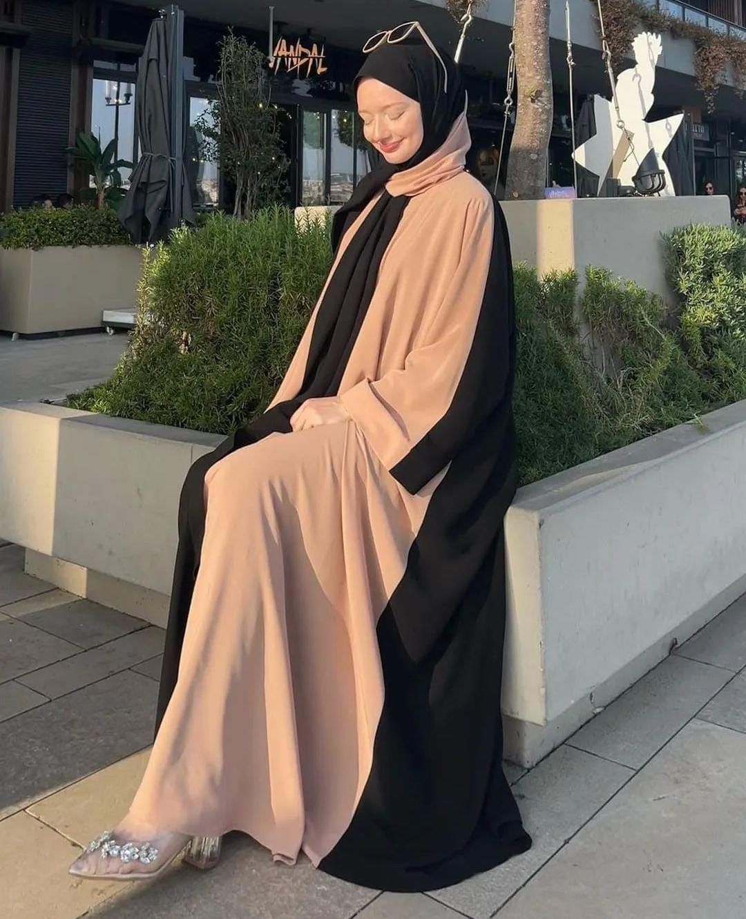 Elegent Abaya with Stroller