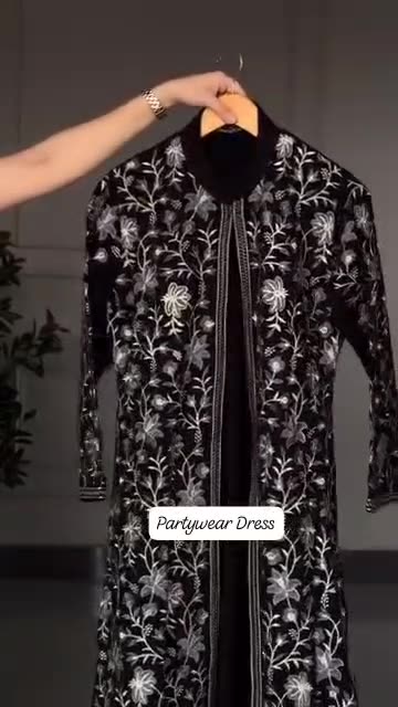 silver Gown 3Pcs pret