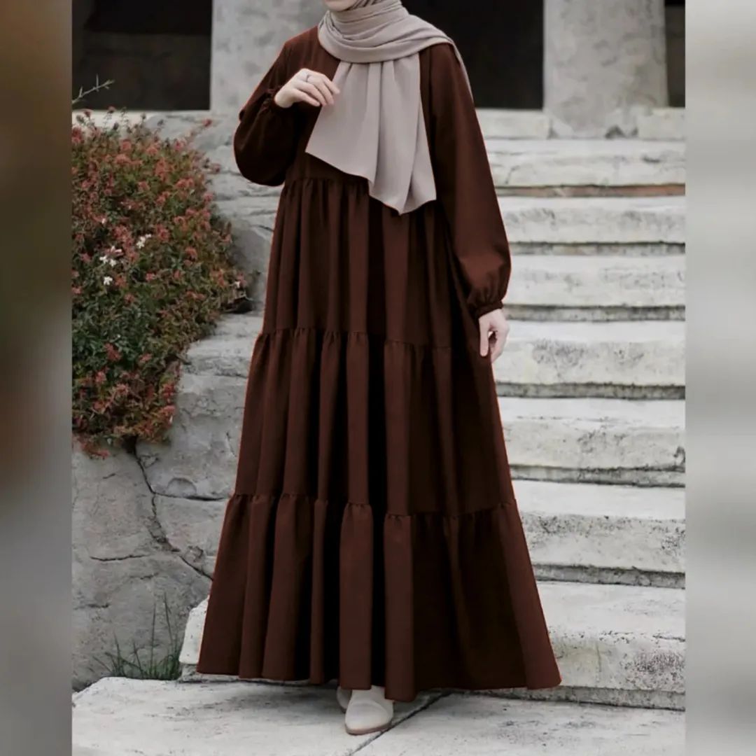 seema frill abaya with stroller